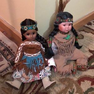 Vtg ‘95  Madam Alexander Indigenous People American Indian Pochahontas Doll SET
